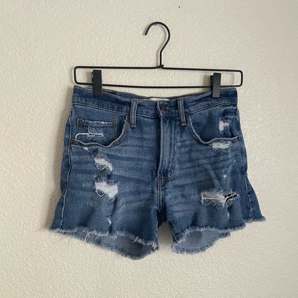 Abercrombie & Fitch Women’s Mid-Rise Distressed Cutoff Boyfriend Jean Shorts 25 - Picture 2 of 7